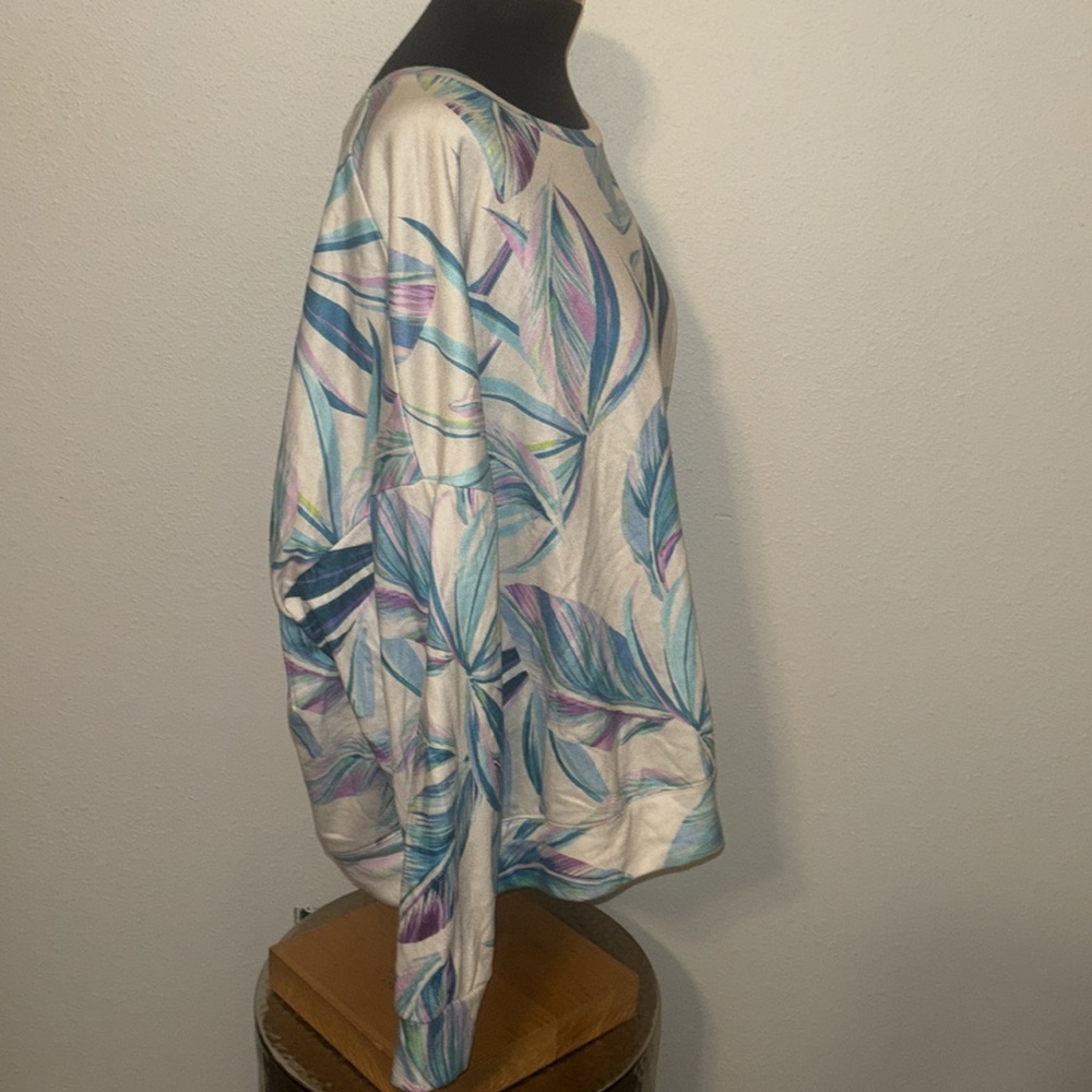 Torrid Pullover Soft Lined Feather Look Top size 2X - Picture 5 of 10